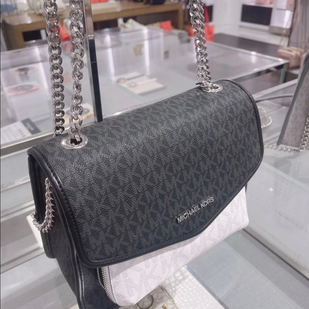 Michael Kors Regina Medium Flap Shoulder Bag - Picture 2 of 6